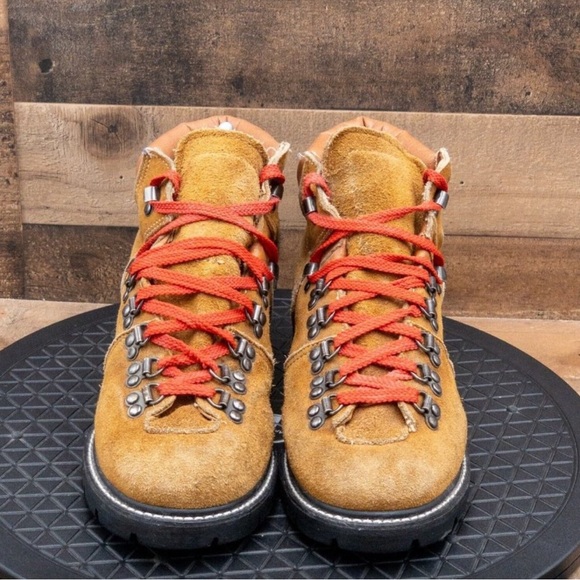 Montblanc Hiking Boots - Picture 8 of 9